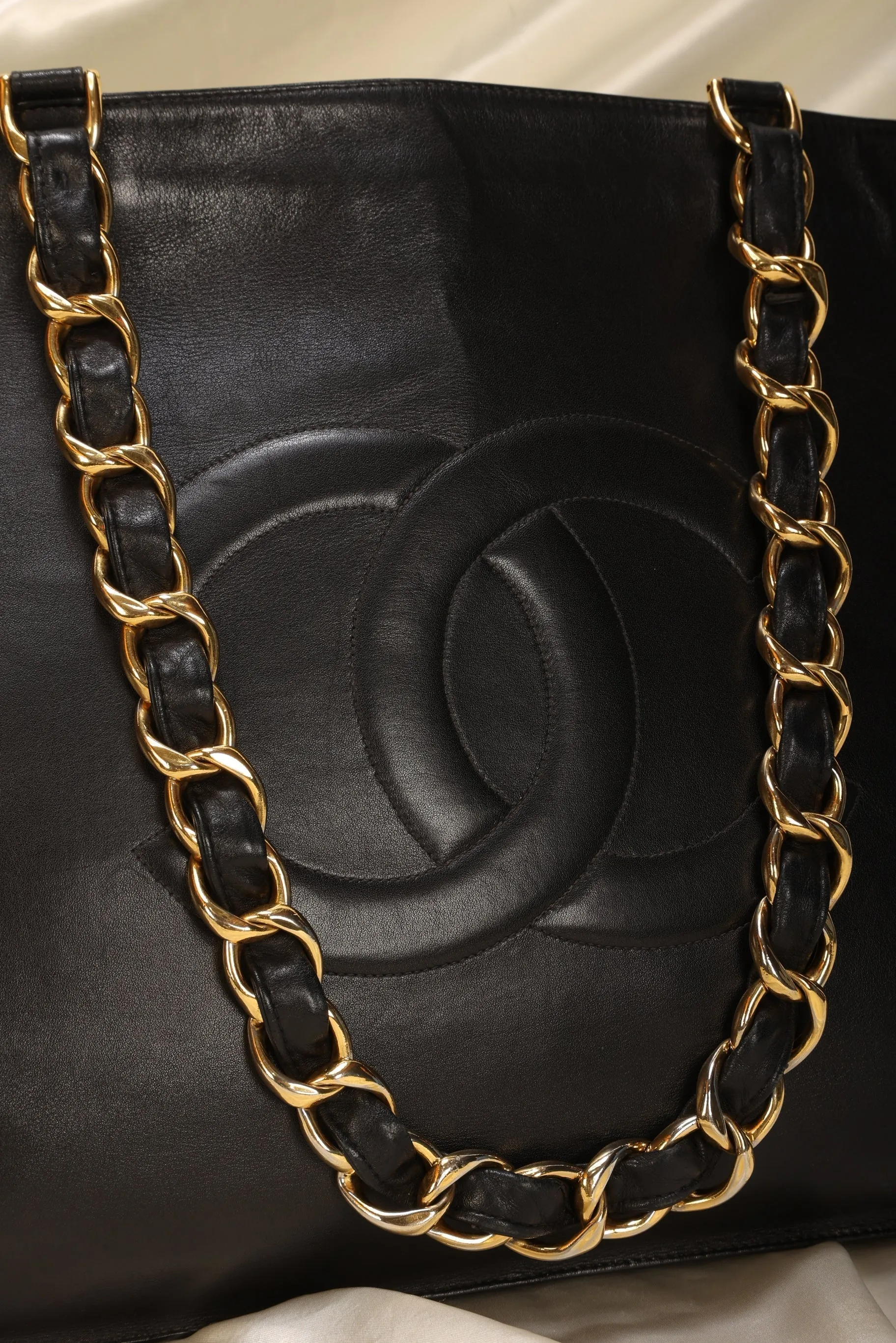 Chanel Lambskin Chunky Chain Timeless Tote