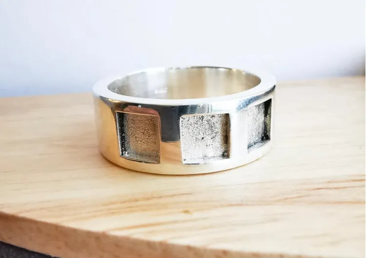 Triple stone ring